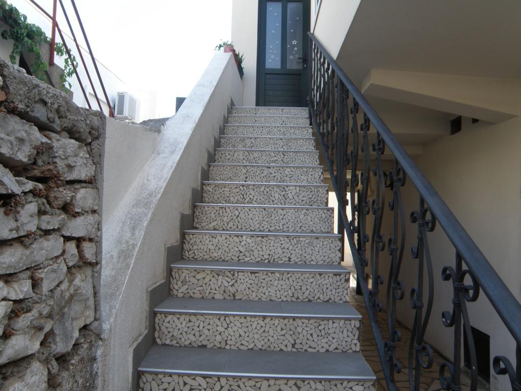 Apartment Amalija Primosten Exterior photo