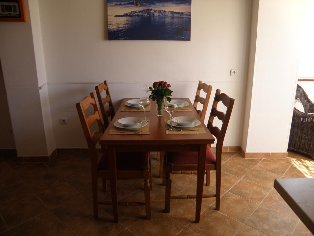Apartment Amalija Primosten Exterior photo