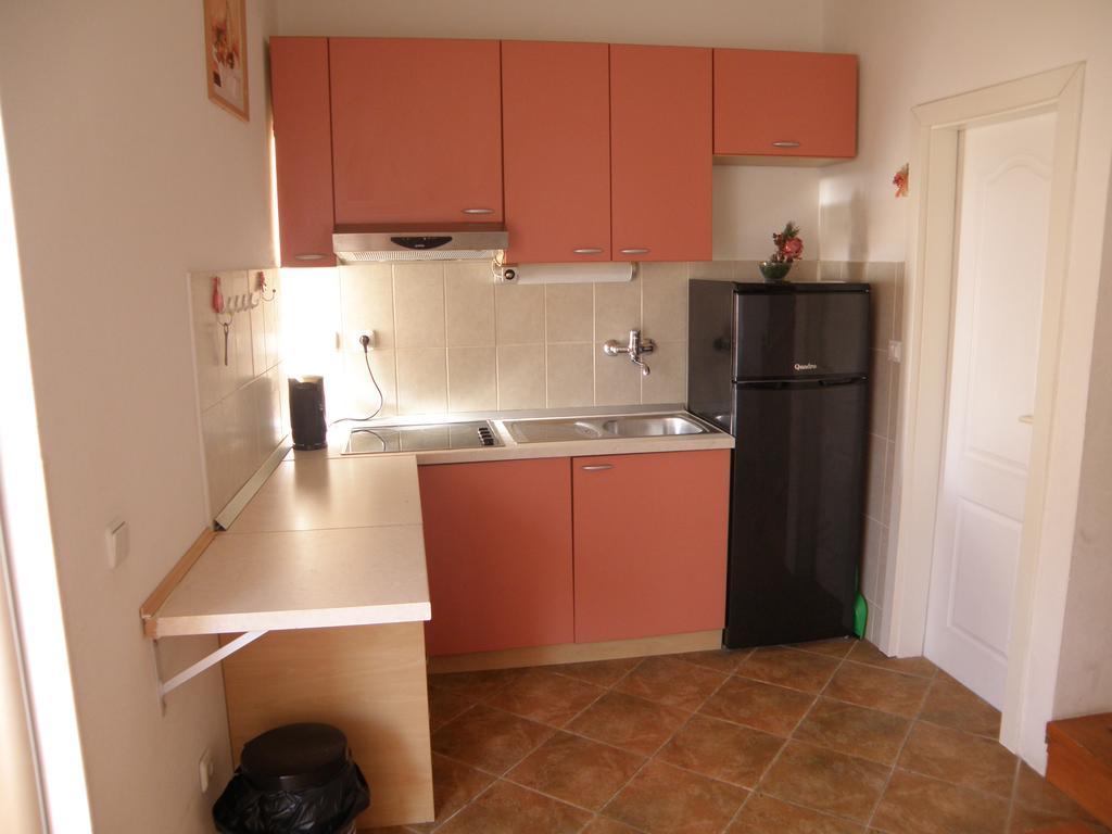 Apartment Amalija Primosten Exterior photo